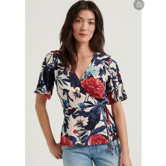 Lucky Brand Amelia wrap top size small NWOT - Picture 3 of 10